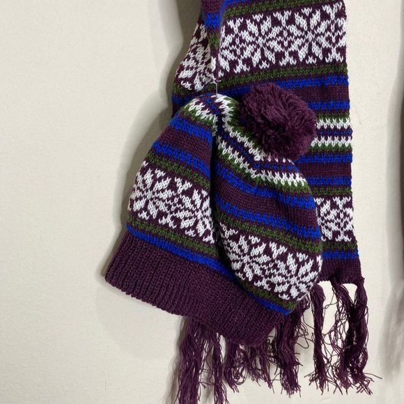 Set of Scarf and Beanie  NWOT - Picture 4 of 8